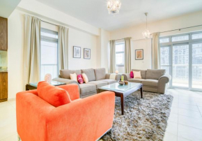 Luxury 1BR Apartment Executive Towers Business Bay